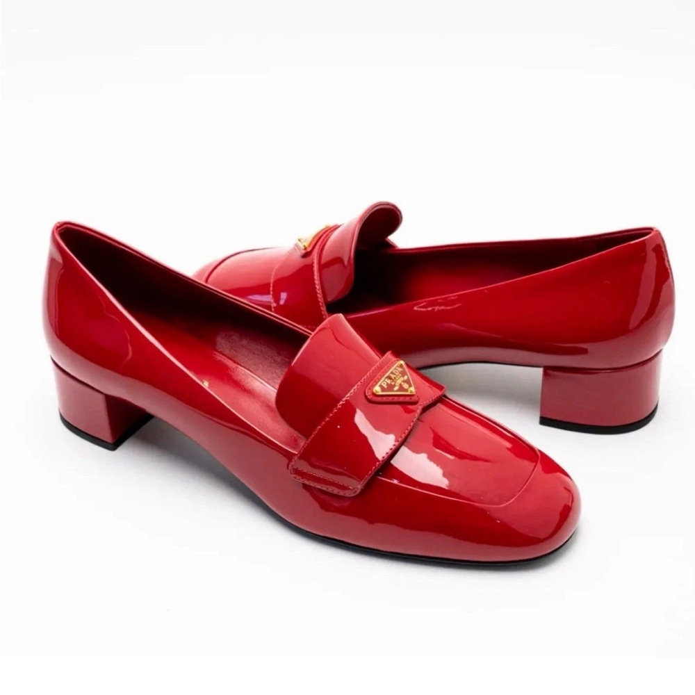 PRADA Women’s Triangle Logo patent Leather Pumps Loafers